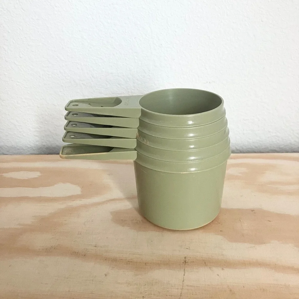 Vintage Tupperware Measuring Cups Set Of 5 Flat Olive Green Retro 761-765